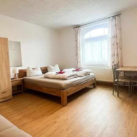 Whirlpool, Fußbodenheizung, Nintendo NES, Netflix, Wintergarten&Workspace Rudolstadt Zimmer foto