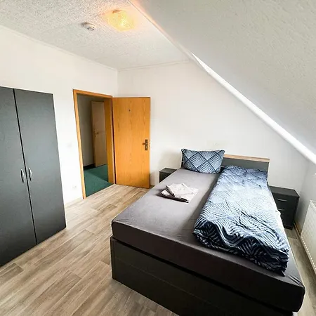 Whirlpool, Fußbodenheizung, Nintendo NES, Netflix, Wintergarten&Workspace Rudolstadt Zimmer foto