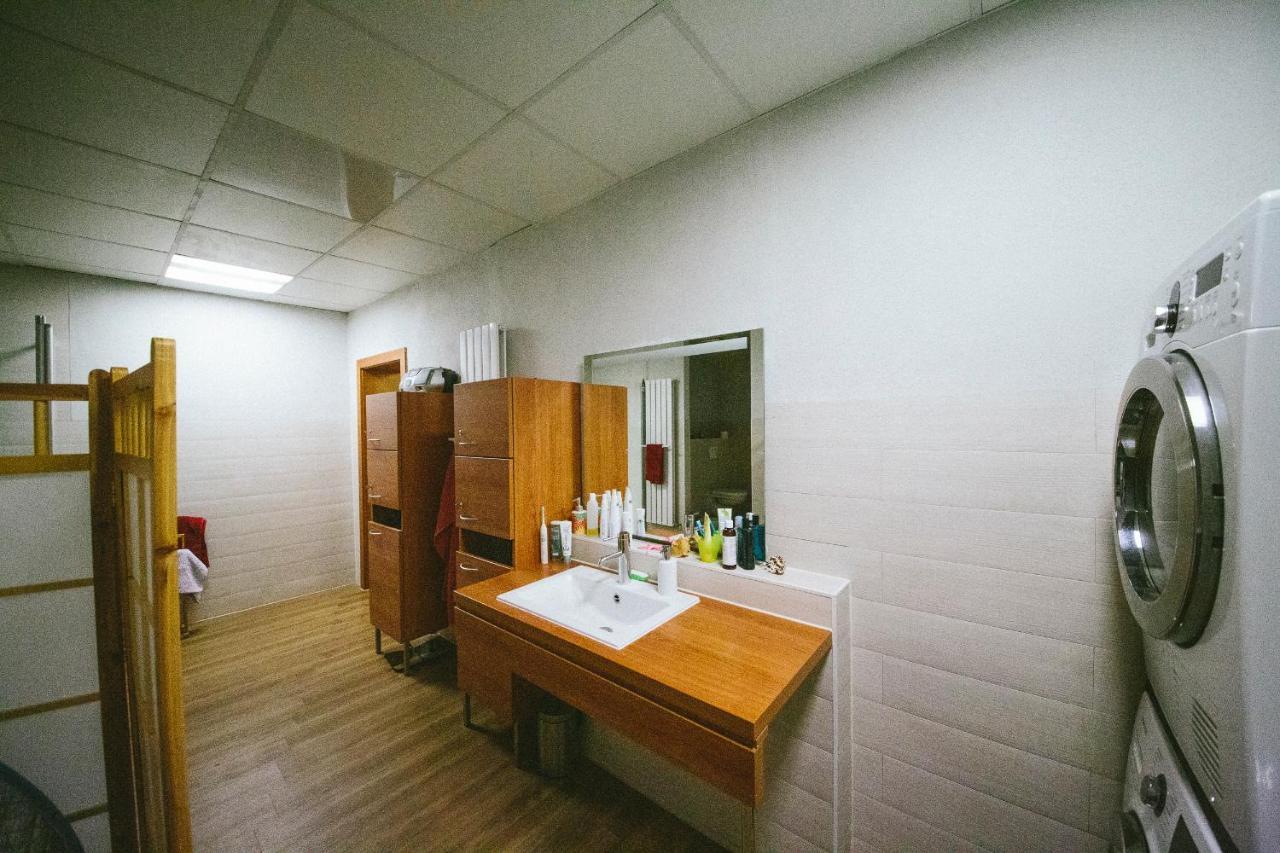 Whirlpool, Fußbodenheizung, Nintendo Nes, Netflix, Wintergarten&workspace Apartment Rudolstadt