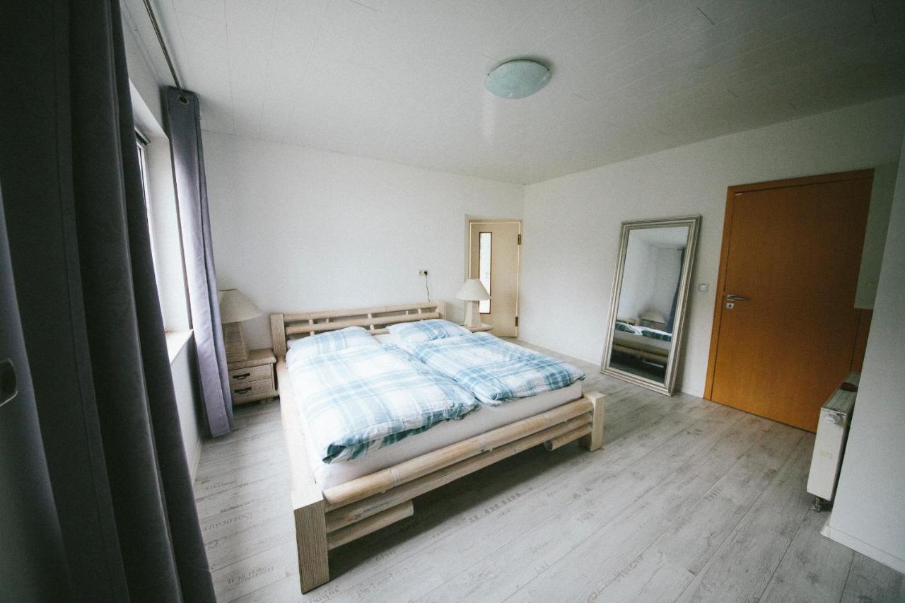 Апартаменты Grosse & Voll Ausgestattete Apartments, Studios, Doppelzimmer, Workspace, Parkplatz, Netflix, Prime & Schnelles Wifi In Ruhiger Lage Mit Garten *