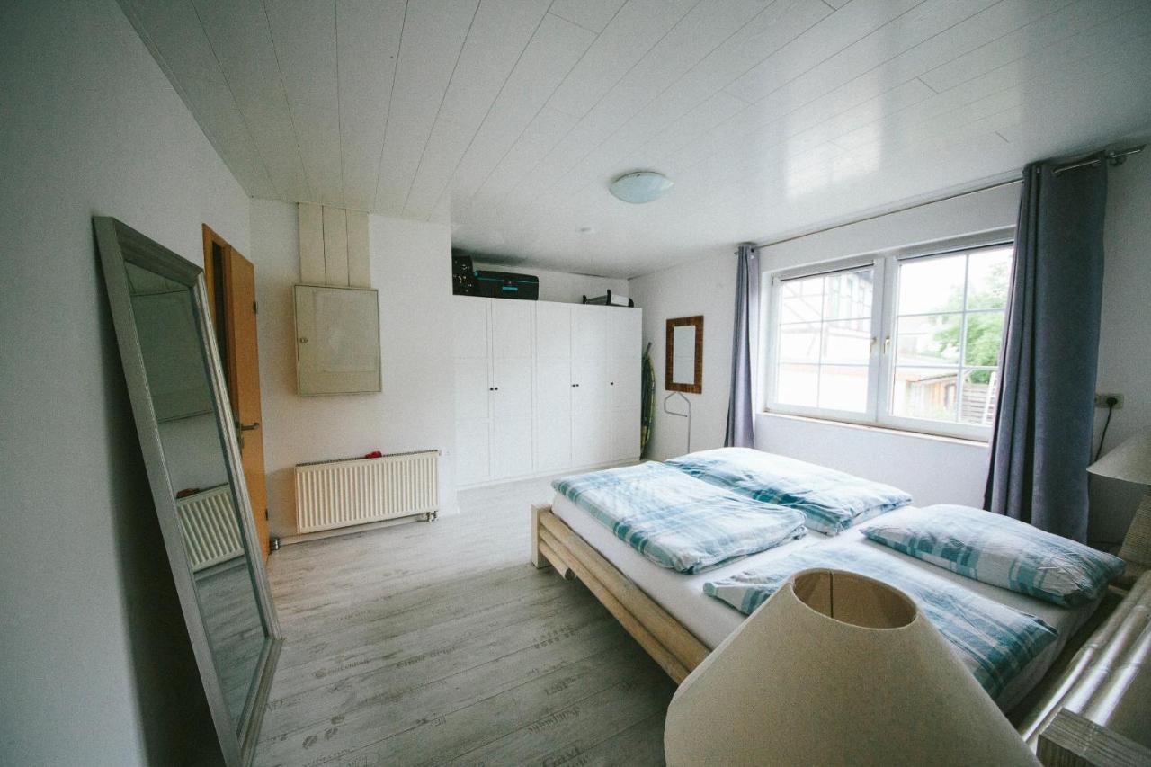 Grosse & Voll Ausgestattete Apartments, Studios, Doppelzimmer, Workspace, Parkplatz, Netflix, Prime & Schnelles Wifi In Ruhiger Lage Mit Garten Рудольштадт