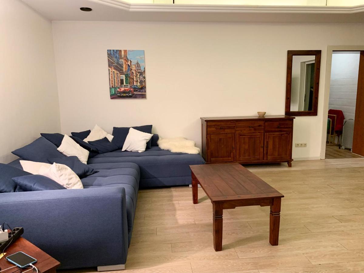 Апартаменты Grosse & Voll Ausgestattete Apartments, Studios, Doppelzimmer, Workspace, Parkplatz, Netflix, Prime & Schnelles Wifi In Ruhiger Lage Mit Garten Рудольштадт