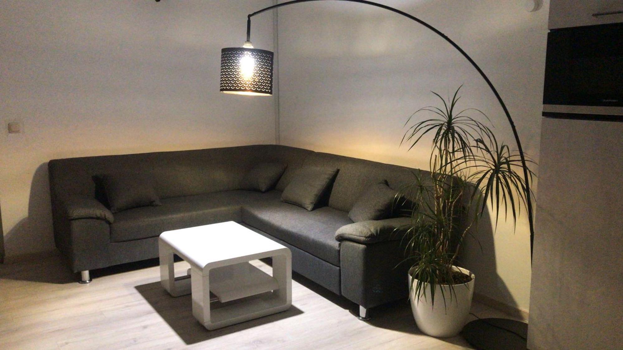 Grosse & Voll Ausgestattete Apartments, Studios, Doppelzimmer, Workspace, Parkplatz, Netflix, Prime & Schnelles Wifi In Ruhiger Lage Mit Garten * Рудольштадт
