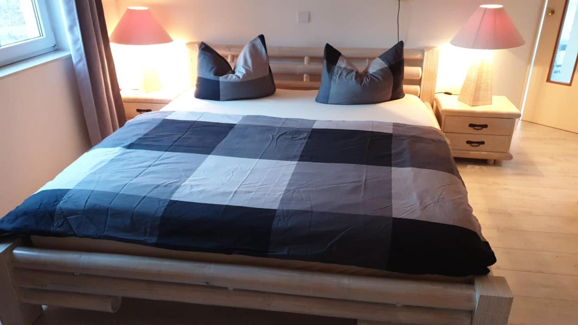 Grosse & Voll Ausgestattete Apartments, Studios, Doppelzimmer, Workspace, Parkplatz, Netflix, Prime & Schnelles Wifi In Ruhiger Lage Mit Garten Апартаменты Рудольштадт