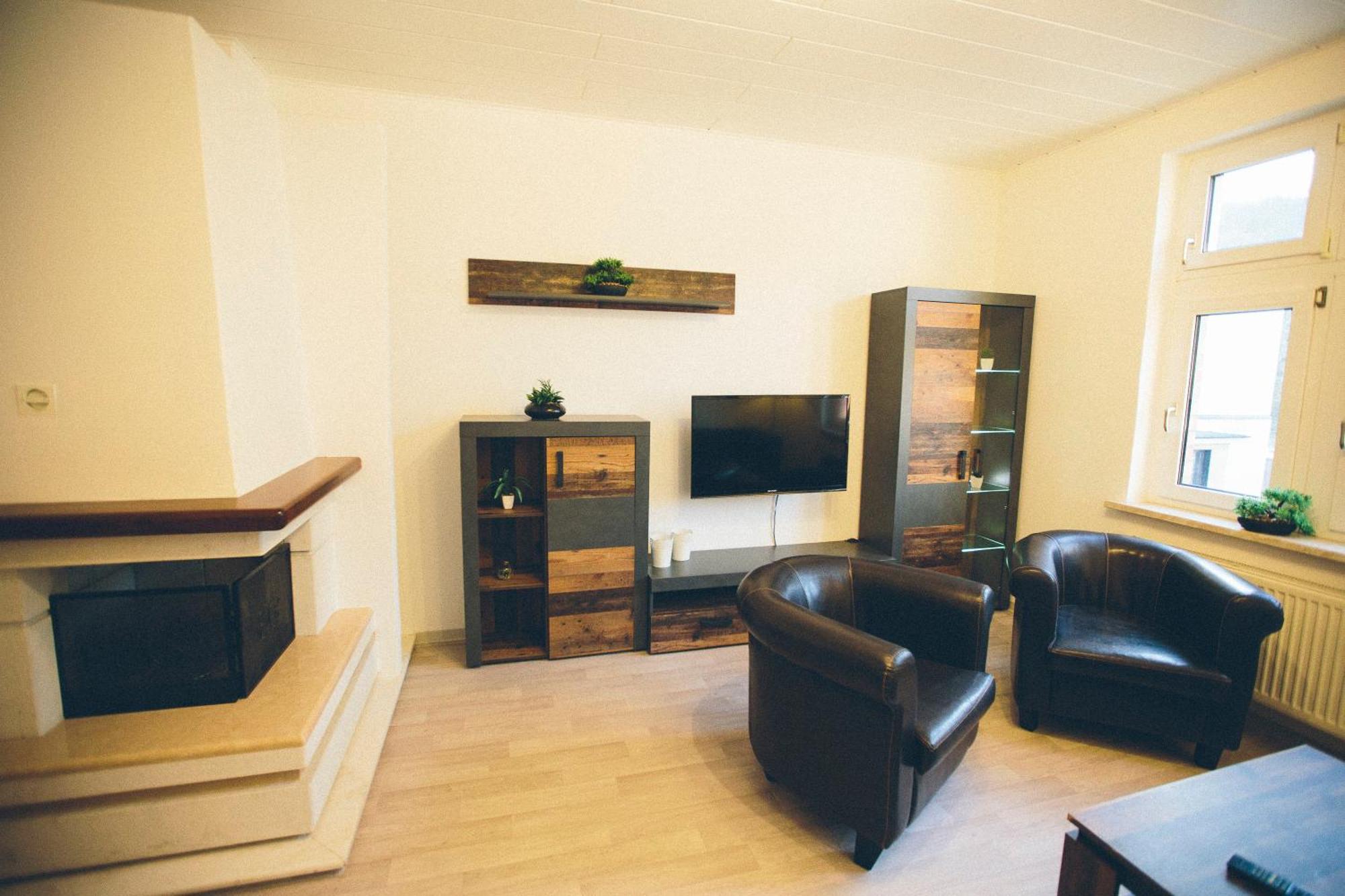 Apartment Whirlpool, Fußbodenheizung, Nintendo Nes, Netflix, Wintergarten&workspace Rudolstadt